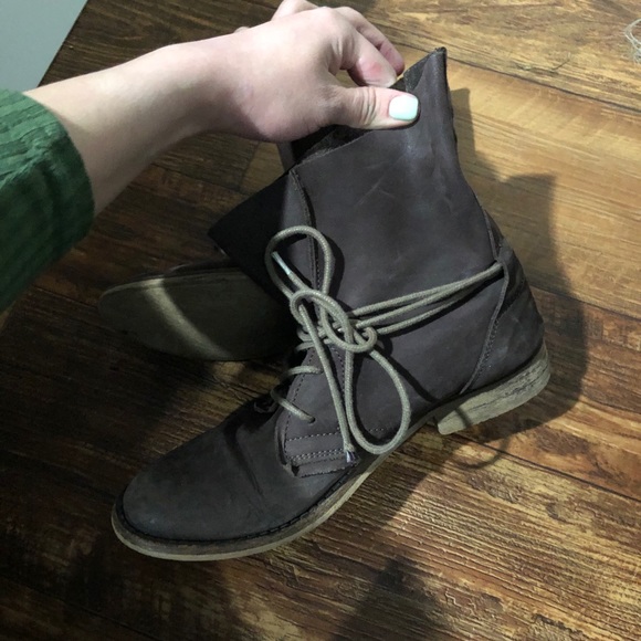 “Peasant” boots - Picture 7 of 9